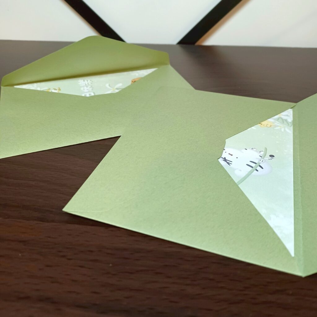 美吉熊與爆爆熊生日卡片綠意盎然