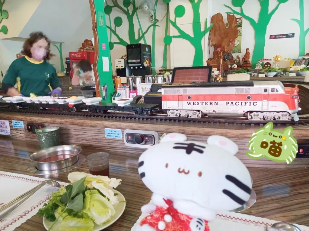 蔬菜自助吧的素食火鍋店養素庭