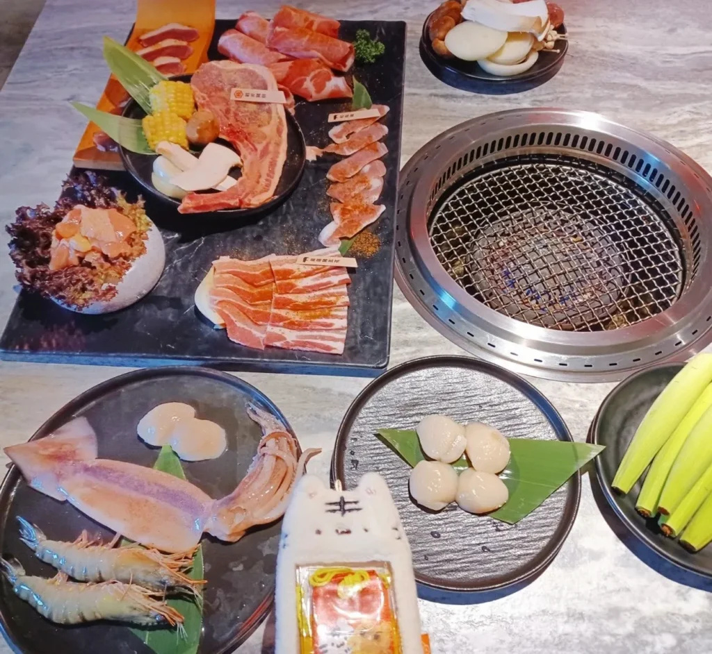 蔬菜自助吧台中燒肉原燒